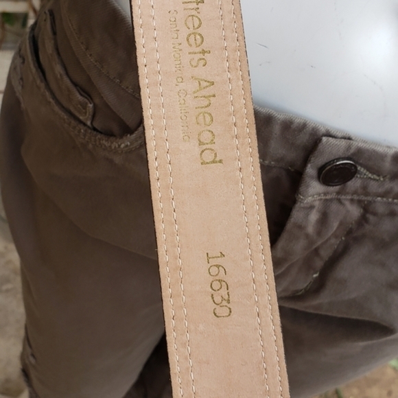 Streets ahead belt |‎ Streets ahea

Visit

Images